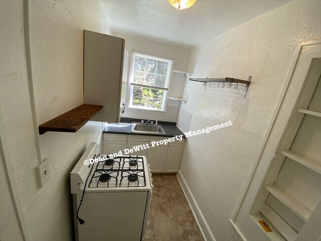 Building Photo - Studio Bed/1 Bath - Unit 4