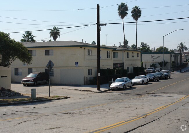 Building Photo - 5051-5067 1/2 Orange Ave.