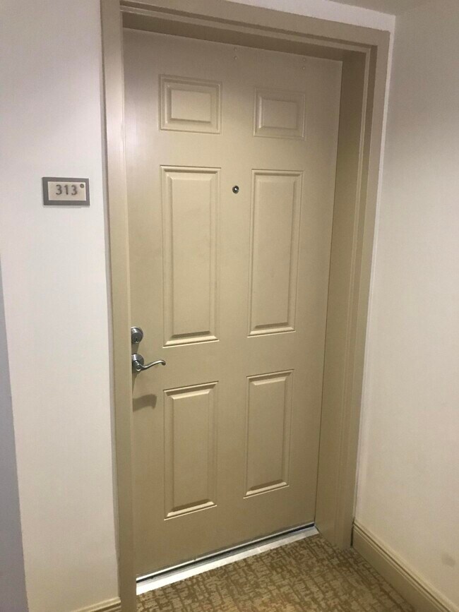 Foto del edificio - 511 Lucerne Ave