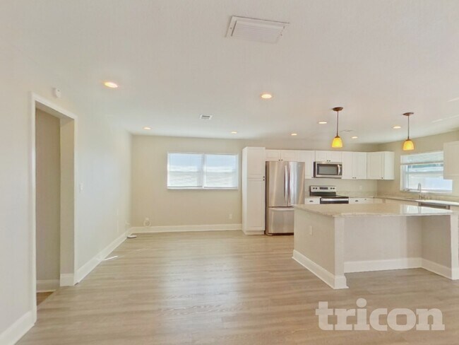 Foto del edificio - 6460 33rd Ave N