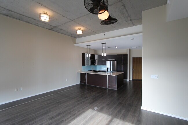 Cocina - 700 12th Ave S