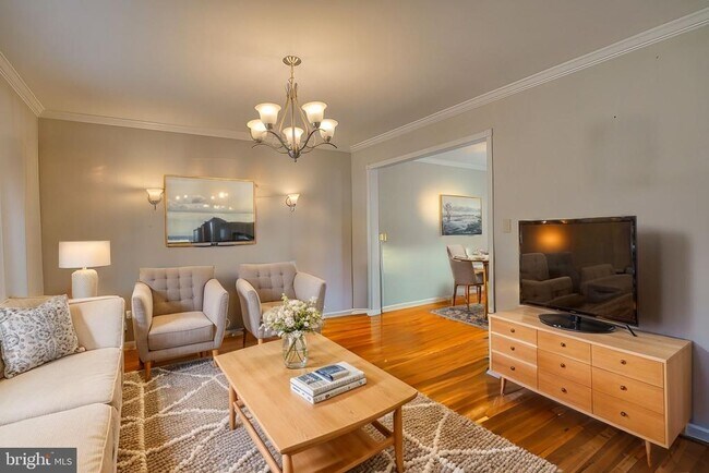 Foto del edificio - 5015 Tartan Hill Rd