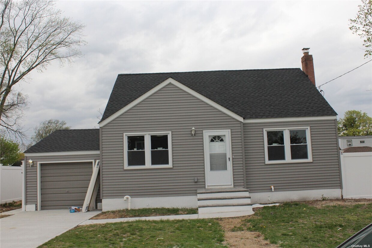 334 11th St, West Babylon, NY 11704 House Rental in West Babylon, NY