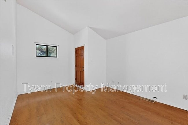 Building Photo - 9230 Osuna Pl NE