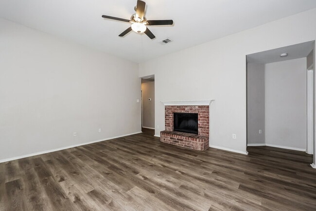 Building Photo - 1401 Misty Dr