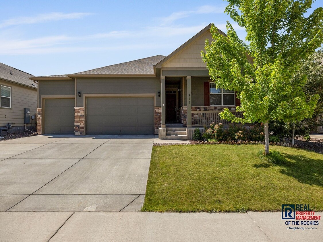 Primary Photo - Beautiful Newer Home in Windsor – 3 Bed, 2...