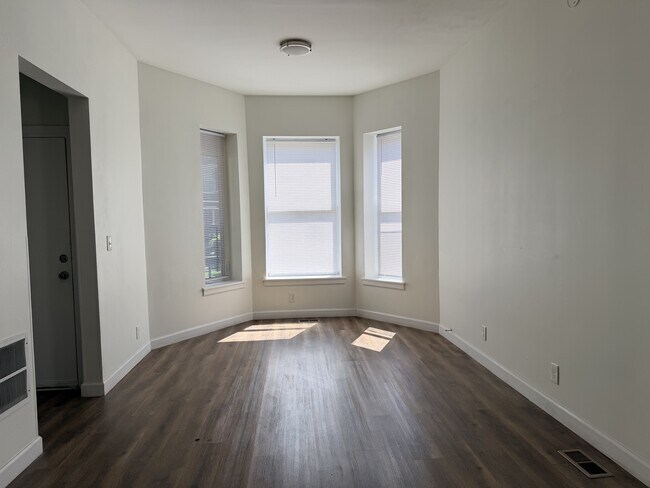 Foto del edificio - 7432 S Maryland Ave