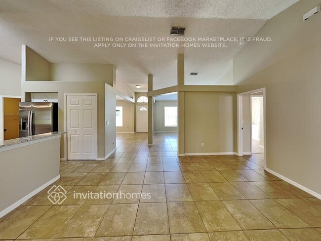 Building Photo - 4216 King Edward Dr