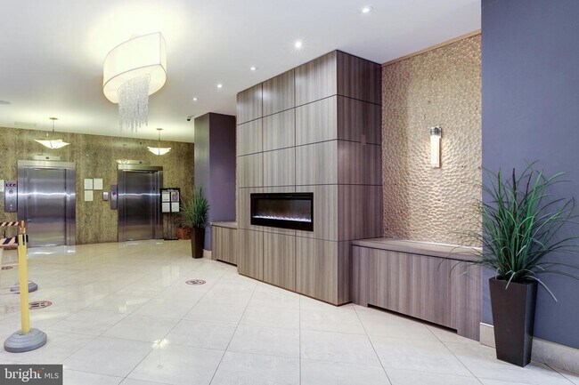 Foto del edificio - 1011 Arlington Blvd