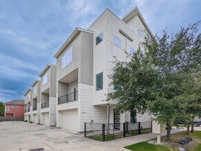 Building Photo - 1140 W 24th St