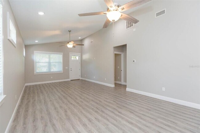 Foto del edificio - 218 W Jean St