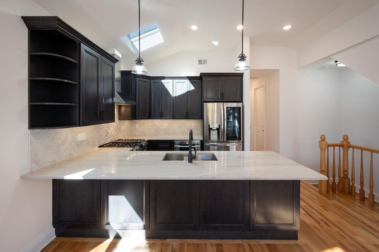 Foto principal - 219 Columbia Ave