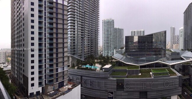 Foto del edificio - 45 SW 9th St