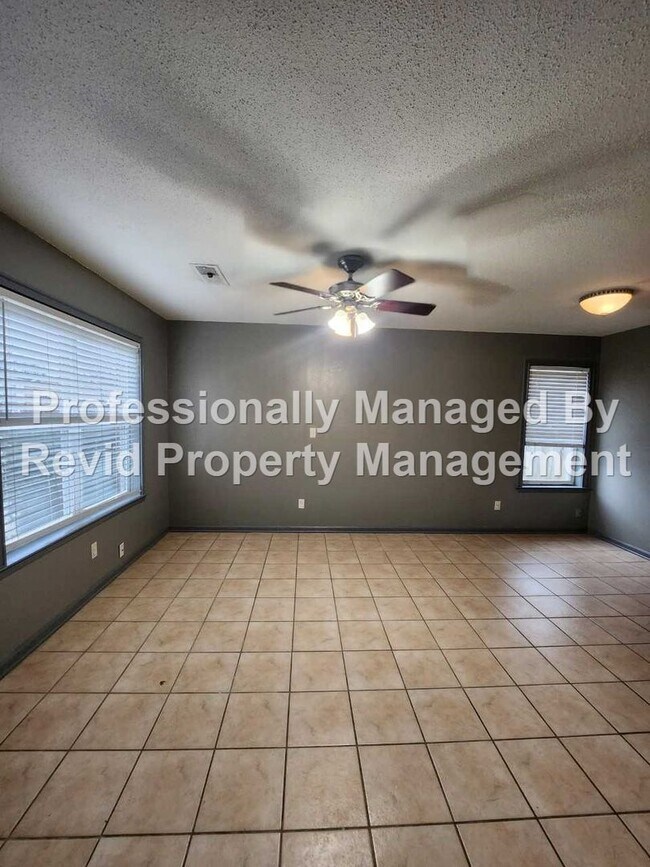 Foto del edificio - PORCH TREE 2969