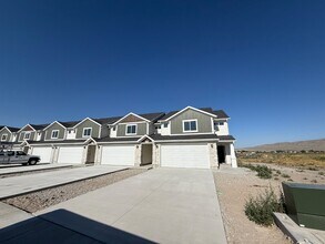 Building Photo - 1184 N E Garland Rd