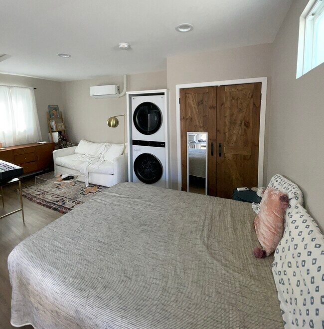Foto del edificio - 2326 Greenfield Ave