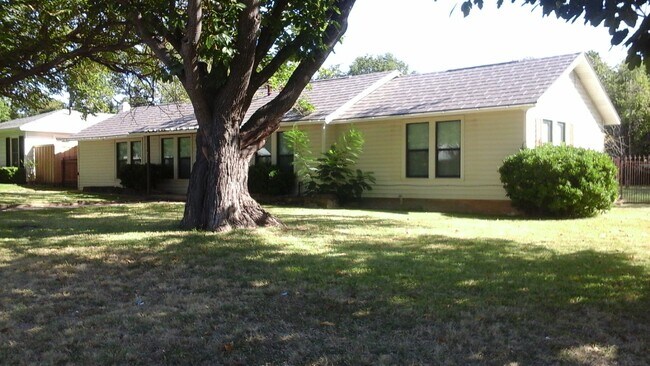 Building Photo - 5500 Korth St