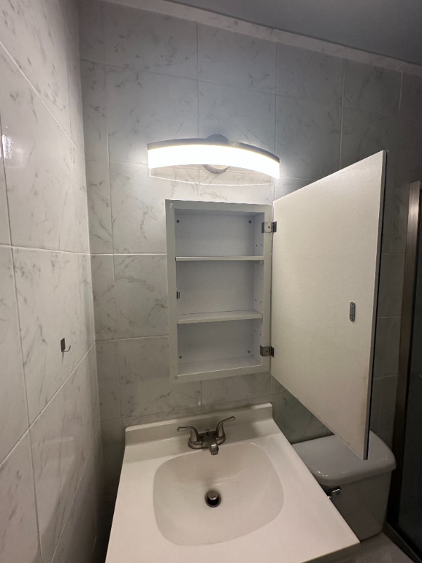 Building Photo - 411 McGuigan Pl