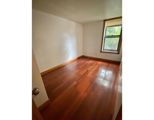 Building Photo - 13 Tabor Pl