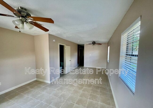 Building Photo - 418 Failla Rd