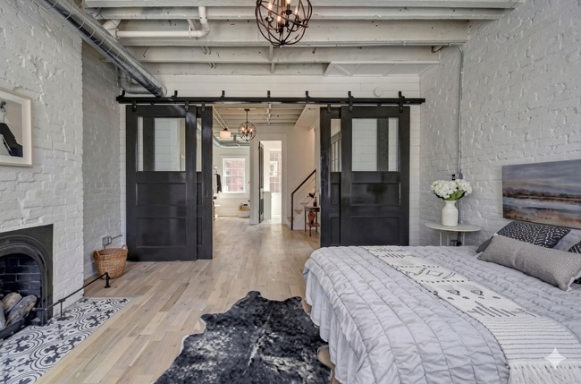 Building Photo - Luxury Home - Lawrenceville