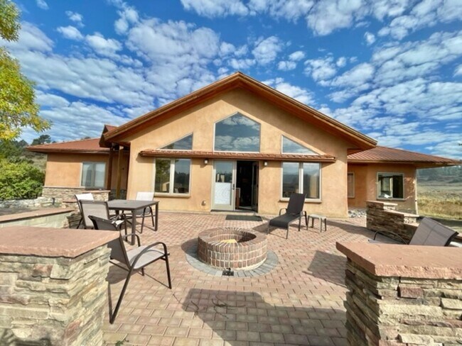 Foto del edificio - 173 Cross Creek Pl
