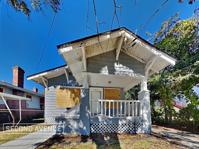 Building Photo - 1417 W 6th St