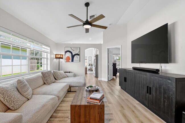 Foto del edificio - 1866 Capeside Cir