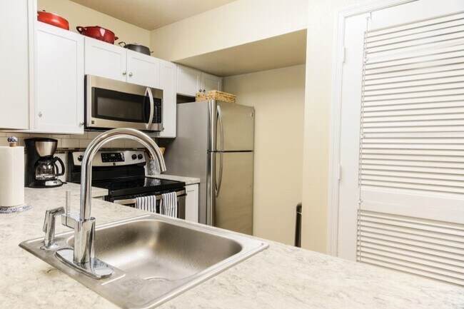 Foto del edificio - 4155 Cypress Pointe Dr
