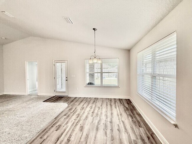 Foto del edificio - 4117 Hazelhurst Dr