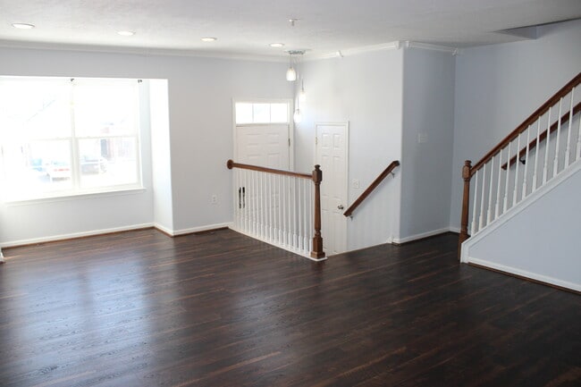 Building Photo - 280 Mike Dr