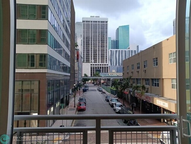 Foto del edificio - 253 NE 2nd St