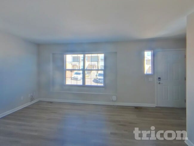 Building Photo - 3928 Smoke Tree Dr