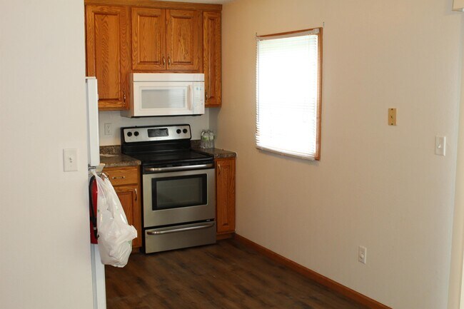 Building Photo - 2719 Wayne Ave