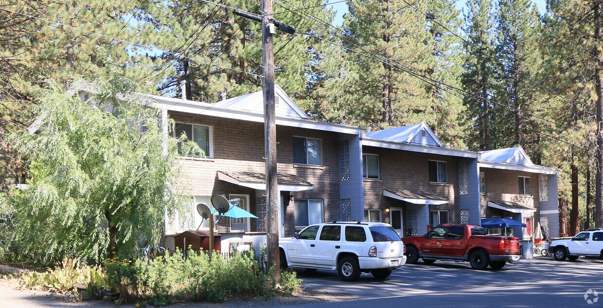 Primary Photo - 424 Deer St
