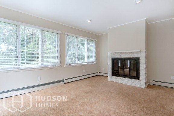 Building Photo - 32 Strawberry Hill Rd