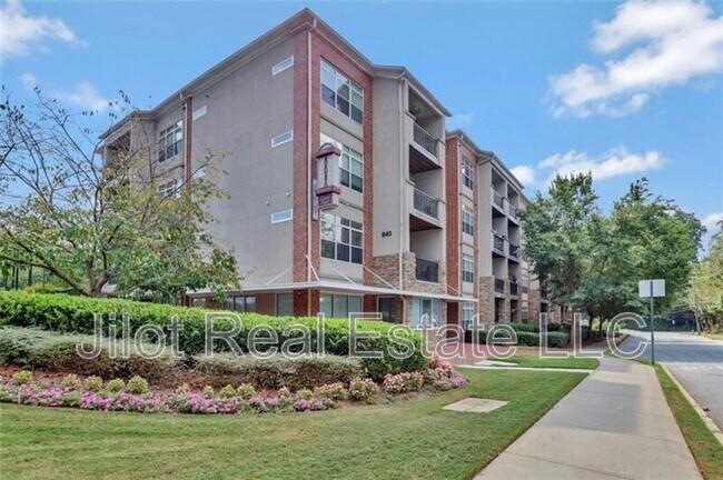 Building Photo - 840 United Ave SE