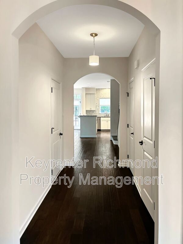 Building Photo - 8916 Ringview Dr