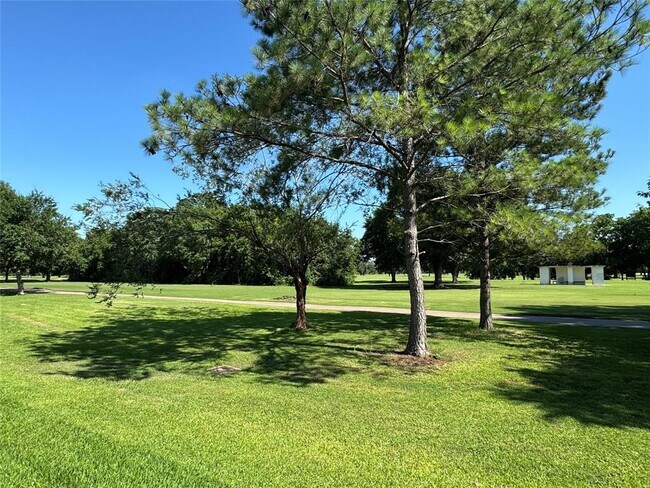 Building Photo - 8523 Sands Point Dr