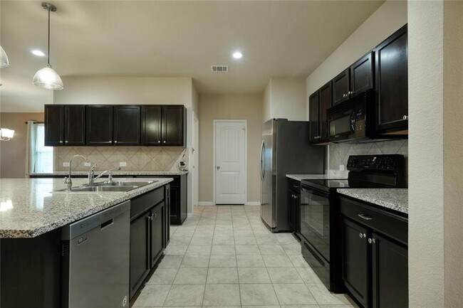 Building Photo - 13301 Brahmin Dr