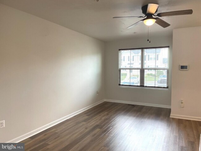 Building Photo - 46325 Creeping Primrose Ln