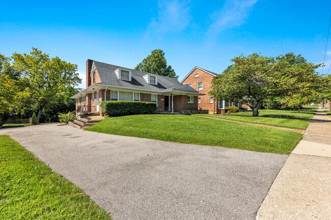 Building Photo - 7116 Clayton Rd