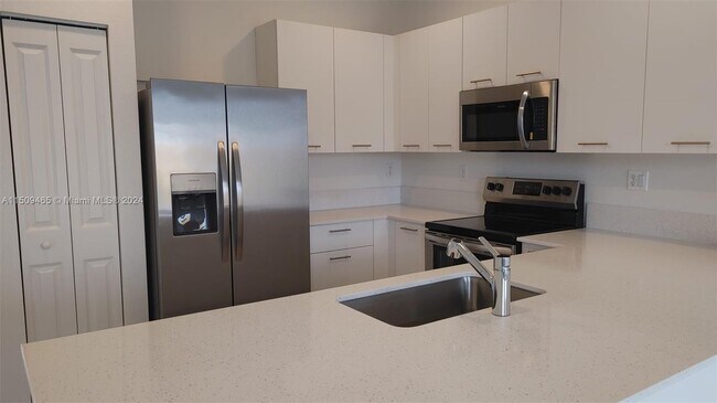 Foto del edificio - 2353 NW 122nd Ter