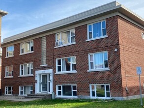 Building Photo - 340–376 Tillbury Avenue