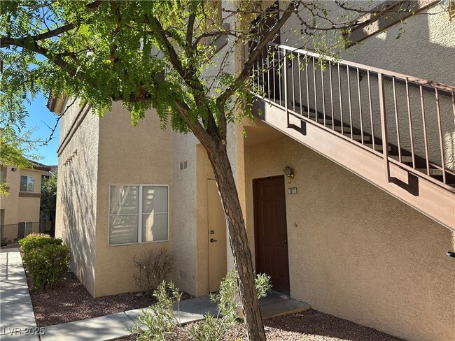 Foto del edificio - 8501 W University Ave