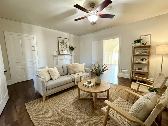 Building Photo - 1369 W Market St