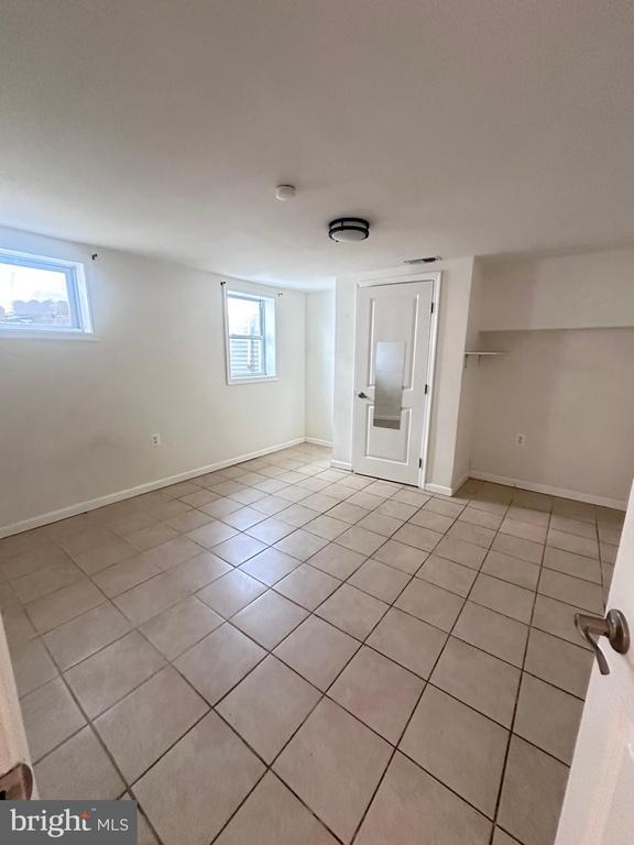 Foto del edificio - 9326 Wellington St