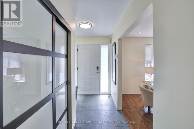 Building Photo - 497 Anthony Dr