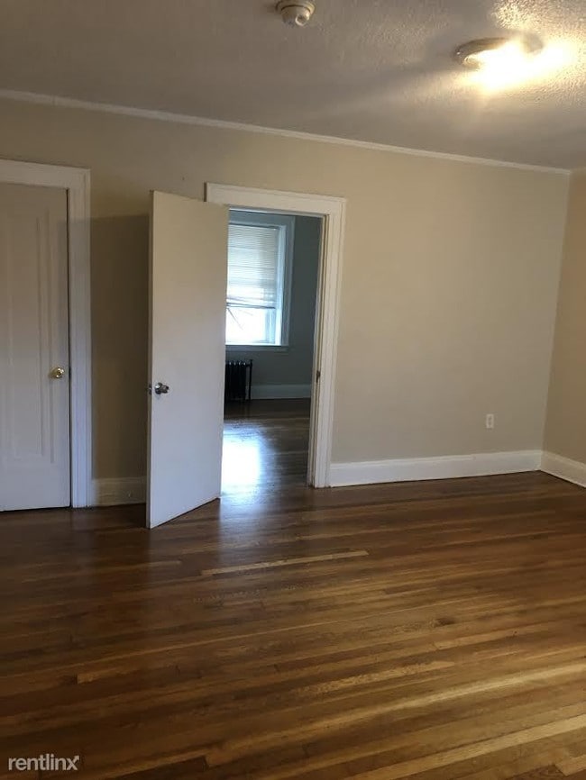 Building Photo - 1 br, 1 bath Apartment - 300 Winthrop Ave 104