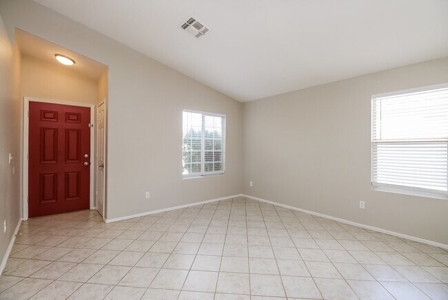 Foto del edificio - 2415 E Browning Pl